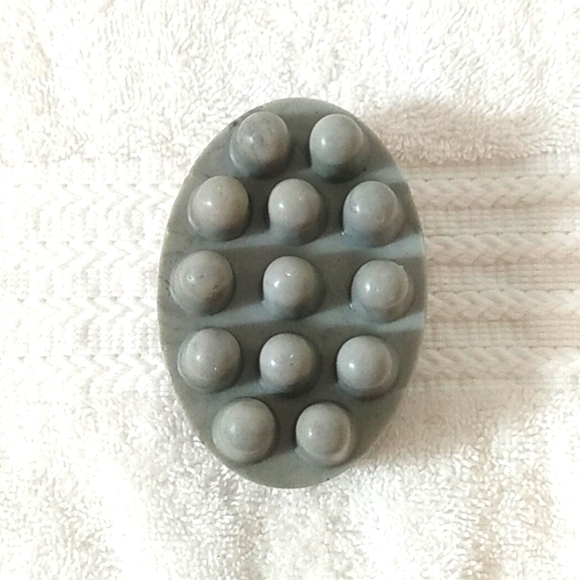 HANDCRAFTED CLAY & OATMEAL ARTISAN MASSAGE BAR HANDMADE BATH SOAP BAR 4.5oz. NWT - Picture 6 of 7